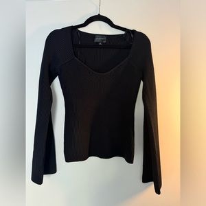 Line & Dot black top